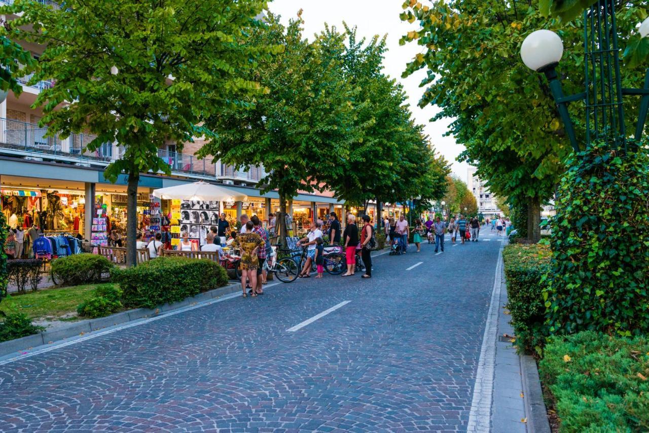 Castello Lägenhet Bibione Exteriör bild