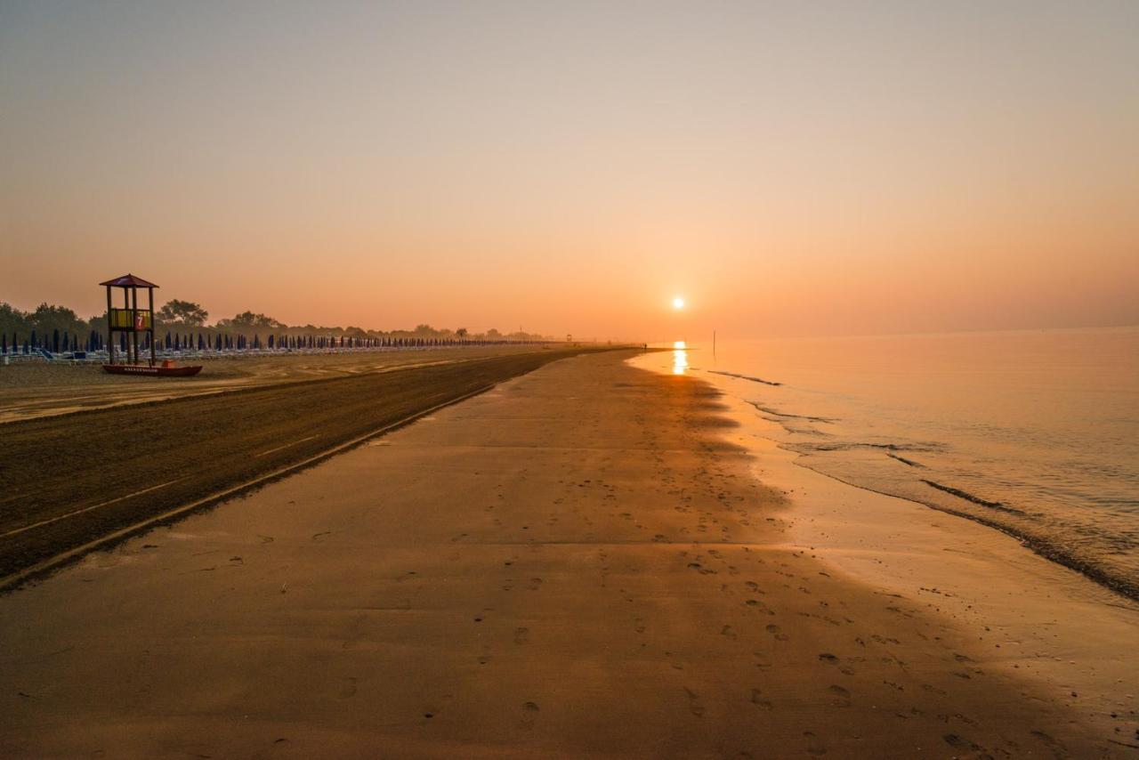Castello Lägenhet Bibione Exteriör bild