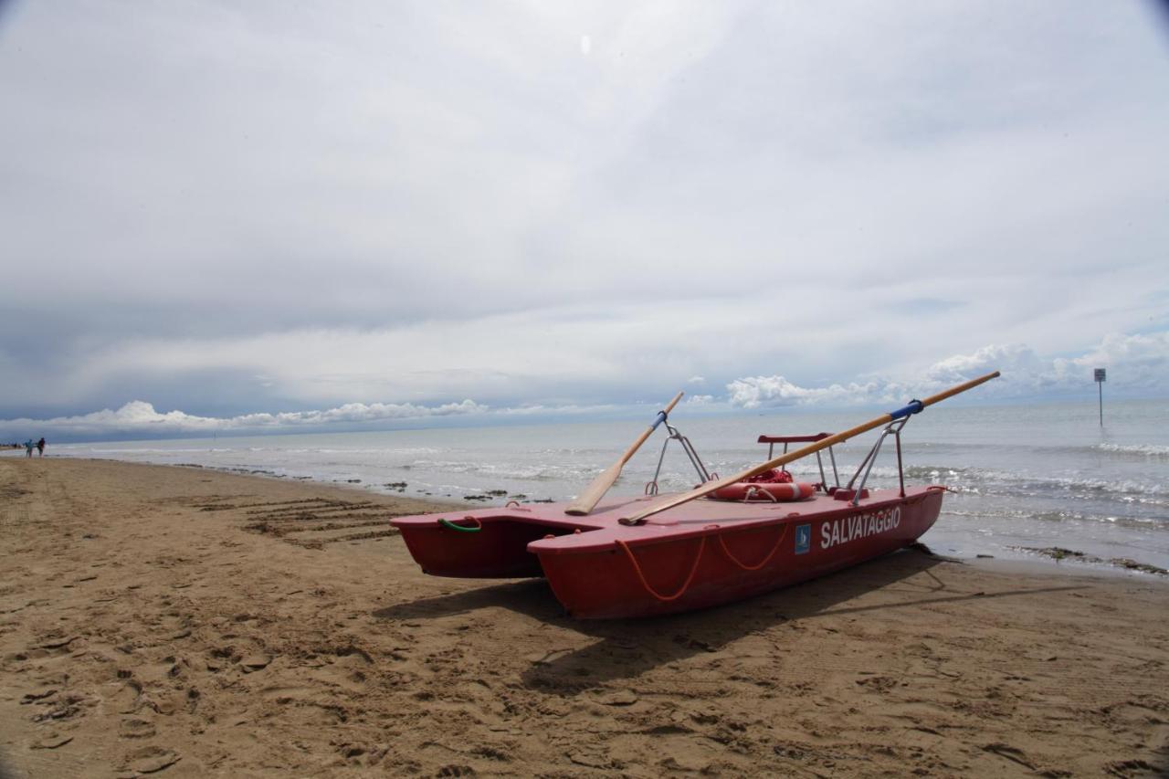 Castello Lägenhet Bibione Exteriör bild