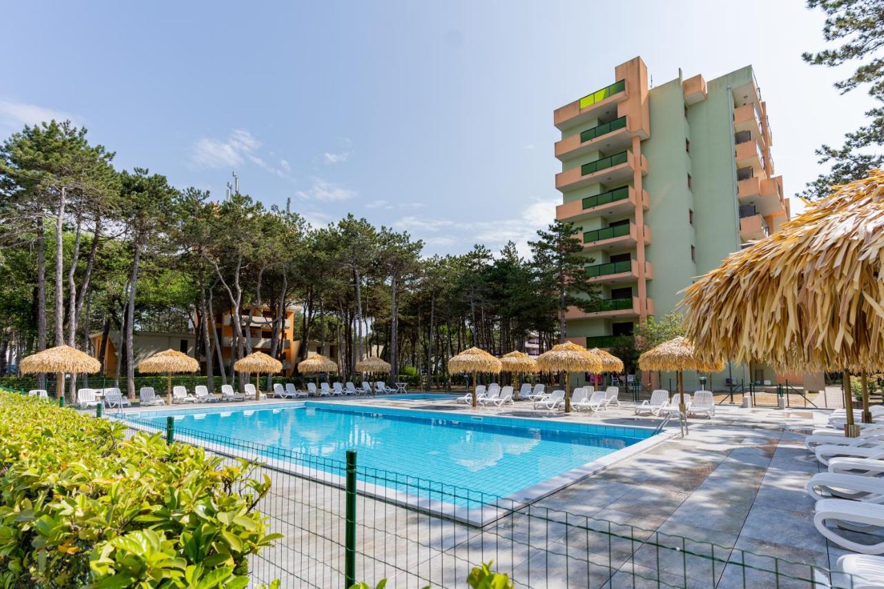 Castello Lägenhet Bibione Exteriör bild